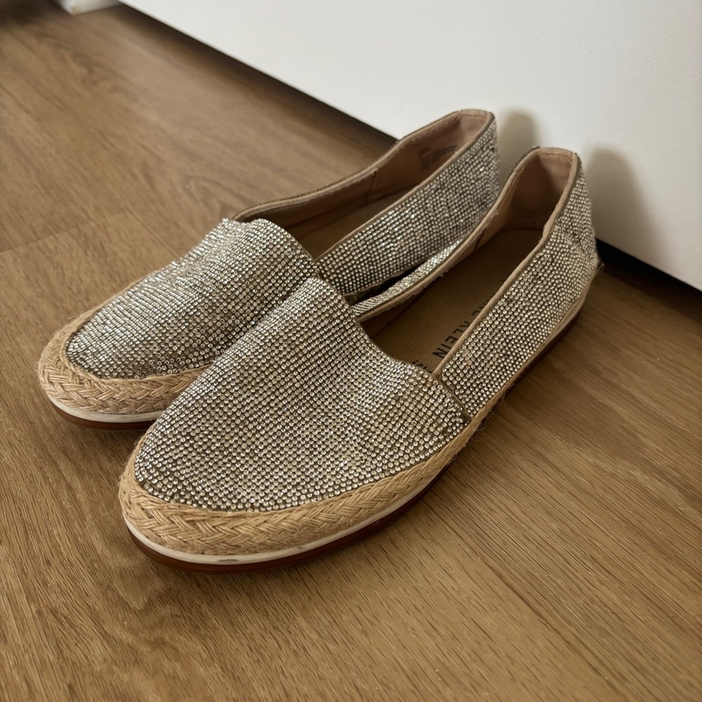 Anne KleinWomen's Silver Glitter Espadrille Flats